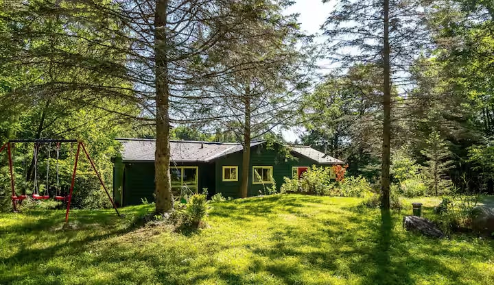Muskoka Hideaway — Skeleton Lake photo 2